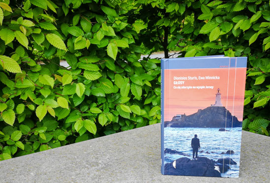 Głosy. Co się zdarzyło na wyspie Jersey, Dionisios Sturis, Ewa Winnicka