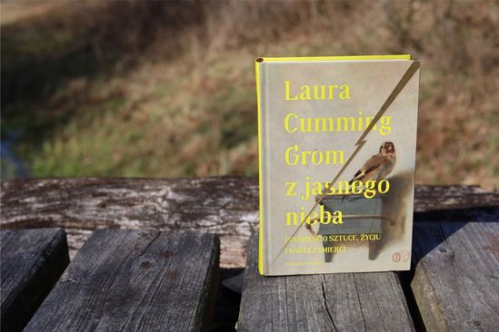 Grom z jasnego nieba, Laura Cumming