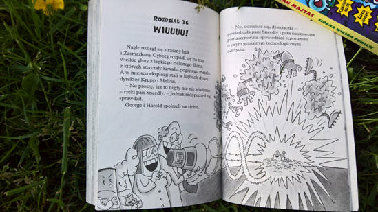 Kapitan Majtas. Wielka bitwa z zasmarkanym cyborgiem, Dav Pilkey