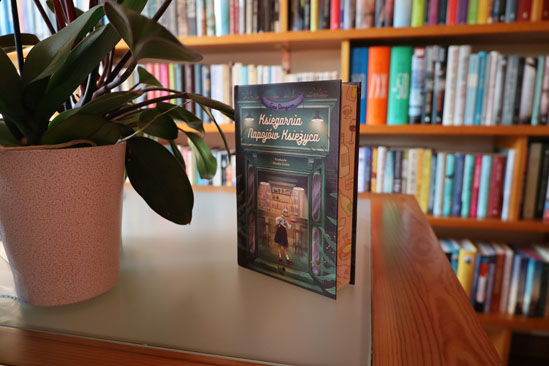 Księgarnia Napojów Księżyca, Seo Dongwon