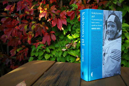 Księżycowy pył, Andrew Smith