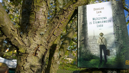 Mężczyzna ze Stumilowego Lasu, Douglas Lain