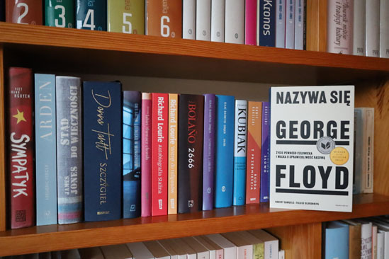 Nazywa się George Floyd, Robert Samuels i Toluse Olorunnipa