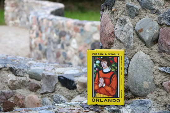 Orlando. Biografia, Virginia Woolf