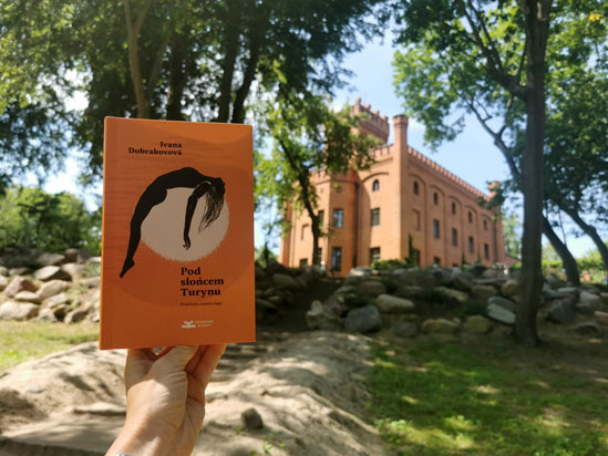 Pod słońcem Turynu, Ivana Dobrakovová