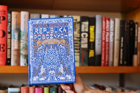 Republika pobożnych, Dorota Bidzińska