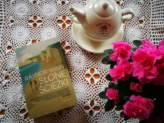 Słone ścieżki, Raynor Winn