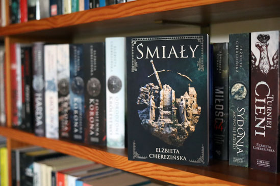 Śmiały, Elżbieta Cherezińska