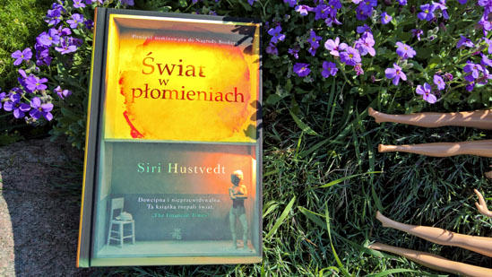 Świat w płomieniach, Siri Hustvedt