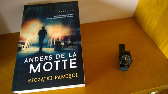 Szczątki pamięci, Anders de la Motte