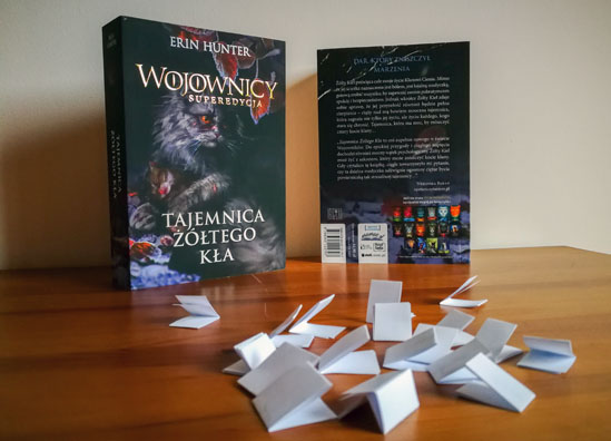 Tajemnica Żółtego Kła, Erin Hunter