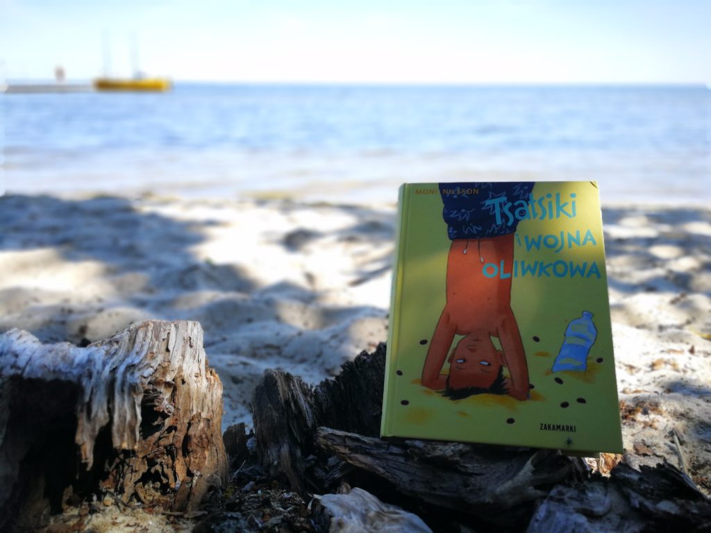 Tsatsiki i wojna oliwkowa, Moni Nilsson