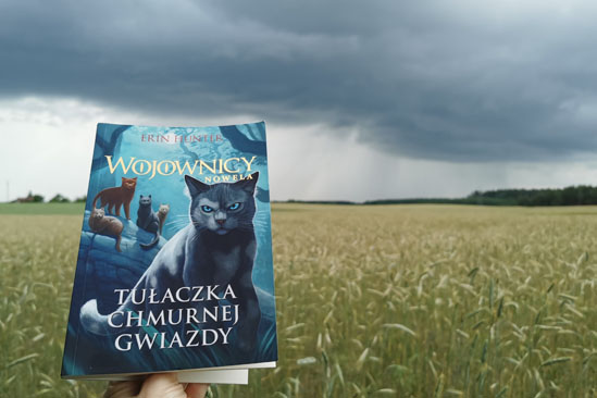 Tułaczka Chmurnej Gwiazdy, Erin Hunter