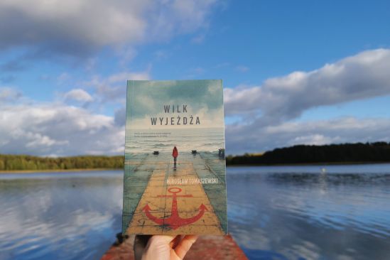 Wilk wyjeżdża, Mirosław Tomaszewski