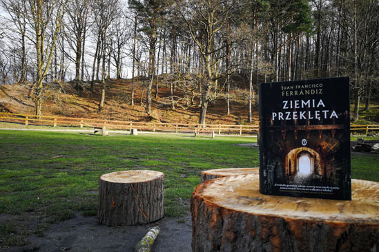 Ziemia przeklęta, Juan Francisco Ferrándiz